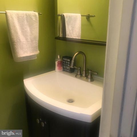8424 LAZY CREEK CT, Springfield, VA 22153