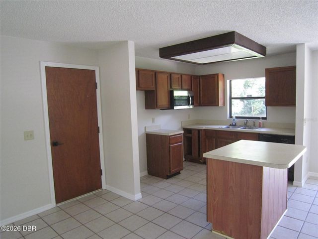 113 W Washington Avenue, Deland, FL 32720