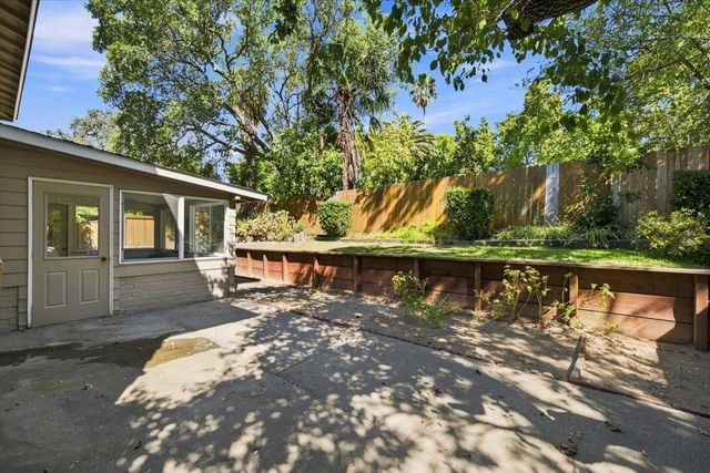 5013 Hillridge Way, Fair Oaks, CA 95628