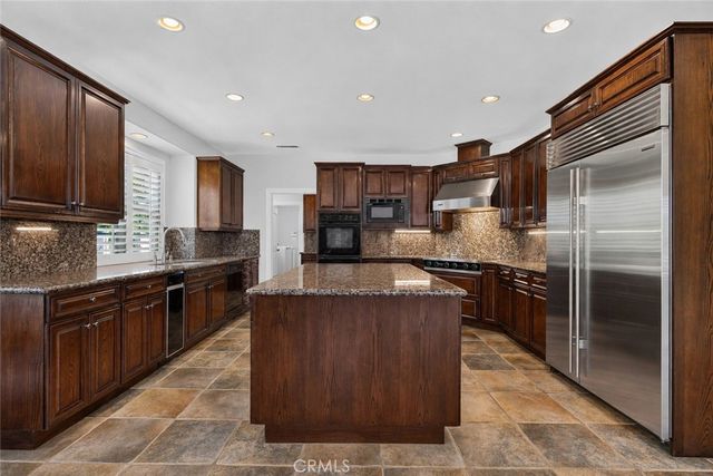3315 Via Verde Court, Calabasas, CA 91302