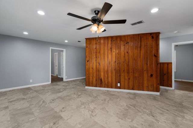 308 Mae Dr, Marshall, TX 75672