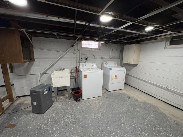 1017 E Pearson STREET, Milwaukee, WI 53202