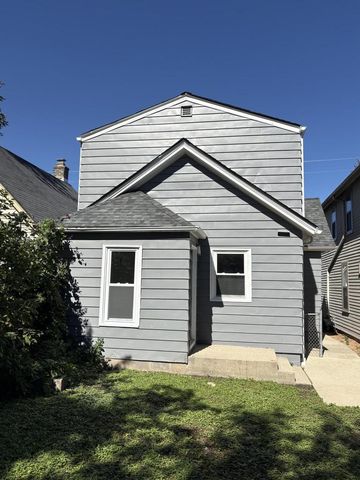 1017 E Pearson STREET, Milwaukee, WI 53202