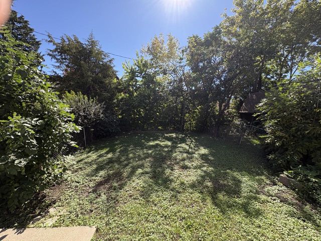 1017 E Pearson STREET, Milwaukee, WI 53202