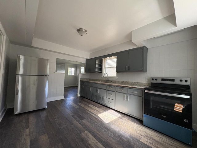 1017 E Pearson STREET, Milwaukee, WI 53202