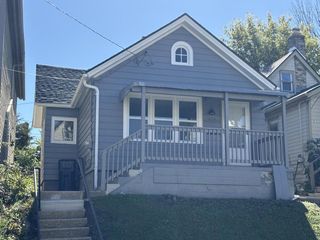 1017 E Pearson STREET, Milwaukee, WI 53202