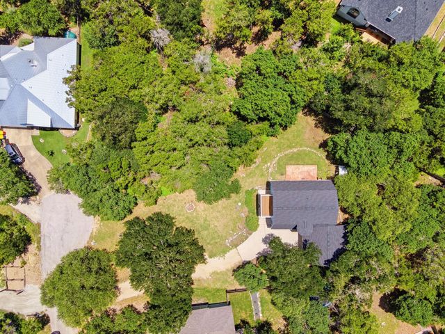 6 Basswood CIR, Wimberley, TX 78676