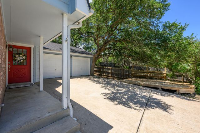 6 Basswood CIR, Wimberley, TX 78676