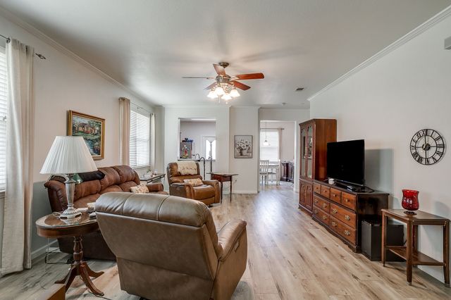 253 Heritage Hill Drive, Lewisville, TX 75067