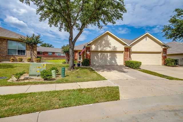 253 Heritage Hill Drive, Lewisville, TX 75067