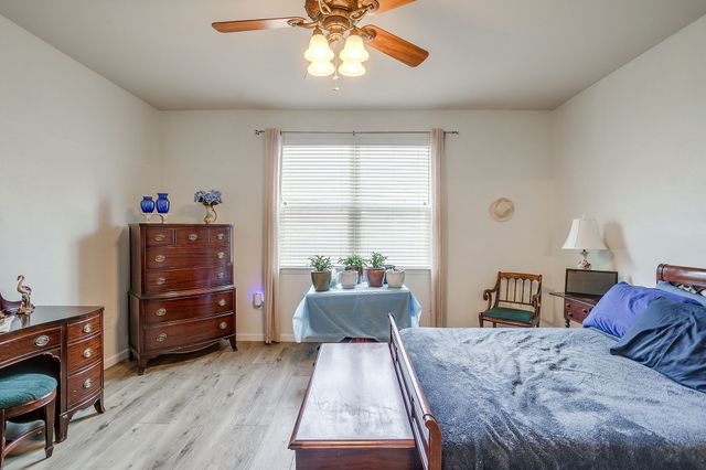 253 Heritage Hill Drive, Lewisville, TX 75067