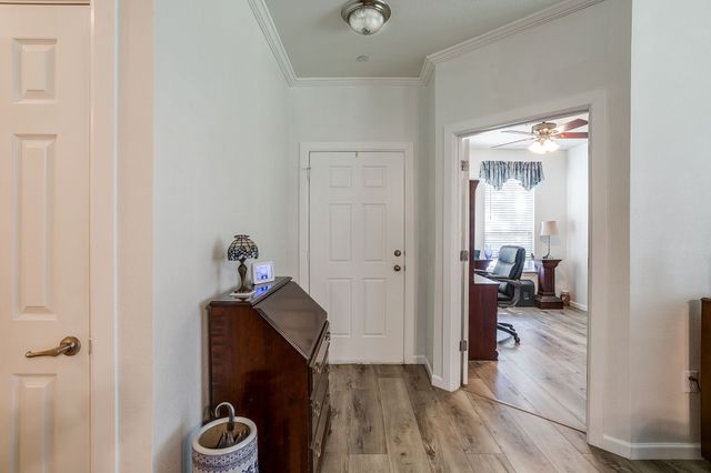 253 Heritage Hill Drive, Lewisville, TX 75067