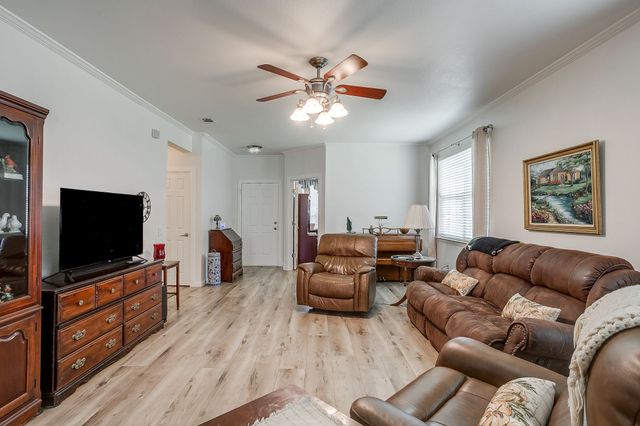 253 Heritage Hill Drive, Lewisville, TX 75067