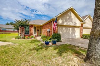 253 Heritage Hill Drive, Lewisville, TX 75067