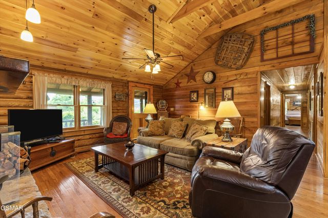 3114 Hatcher Top Road, Sevierville, TN 37862