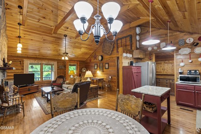 3114 Hatcher Top Road, Sevierville, TN 37862