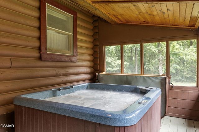 3114 Hatcher Top Road, Sevierville, TN 37862