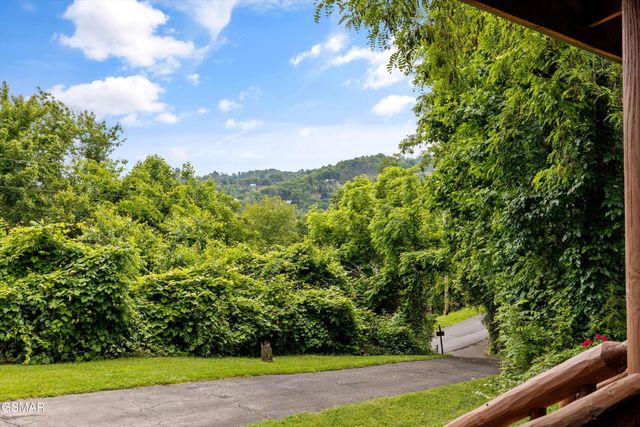 3114 Hatcher Top Road, Sevierville, TN 37862