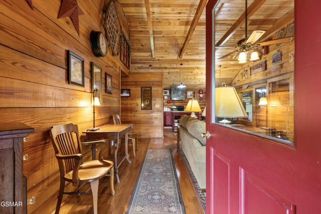 3114 Hatcher Top Road, Sevierville, TN 37862