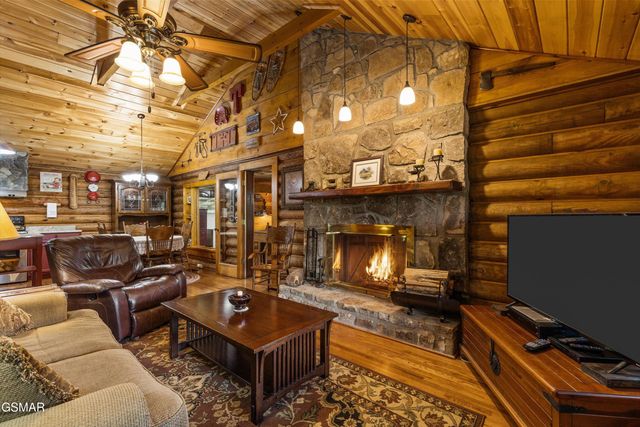 3114 Hatcher Top Road, Sevierville, TN 37862