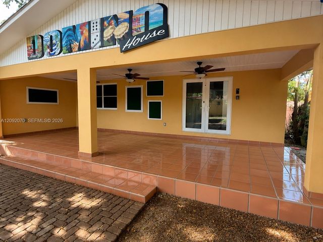 985 SW 10th Street, Miami, FL 33130