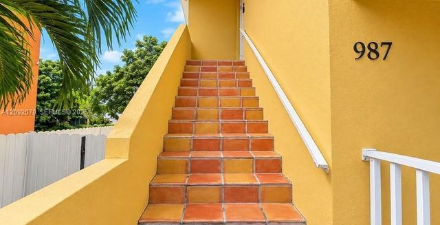 985 SW 10th Street, Miami, FL 33130