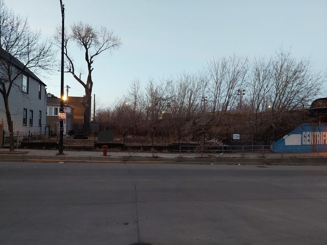 3902 W Armitage Avenue, Chicago, IL 60647