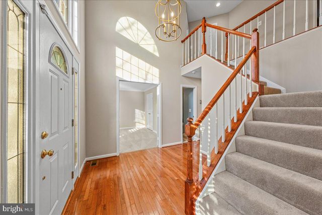 6902 COMPTON HEIGHTS CIR, Clifton, VA 20124