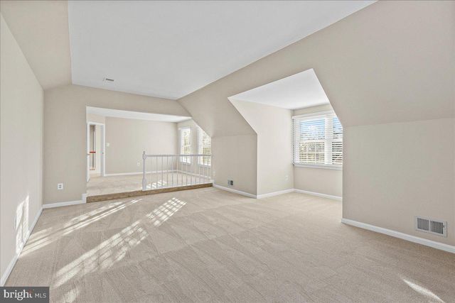 6902 COMPTON HEIGHTS CIR, Clifton, VA 20124