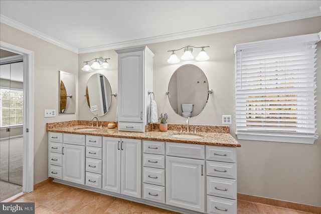 6902 COMPTON HEIGHTS CIR, Clifton, VA 20124