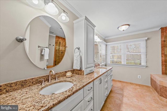 6902 COMPTON HEIGHTS CIR, Clifton, VA 20124