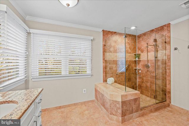 6902 COMPTON HEIGHTS CIR, Clifton, VA 20124