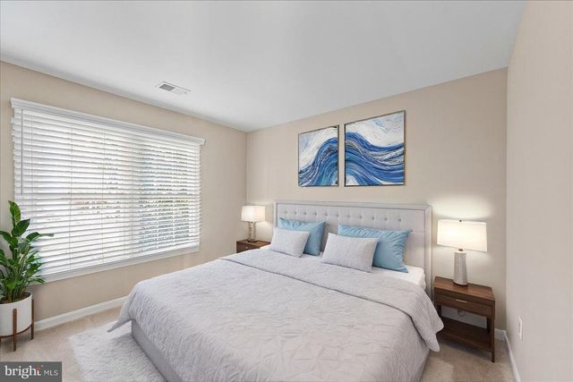 6902 COMPTON HEIGHTS CIR, Clifton, VA 20124