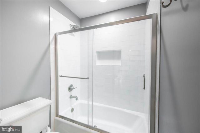 6902 COMPTON HEIGHTS CIR, Clifton, VA 20124