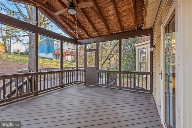 6902 COMPTON HEIGHTS CIR, Clifton, VA 20124