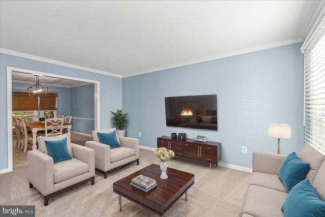 6902 COMPTON HEIGHTS CIR, Clifton, VA 20124