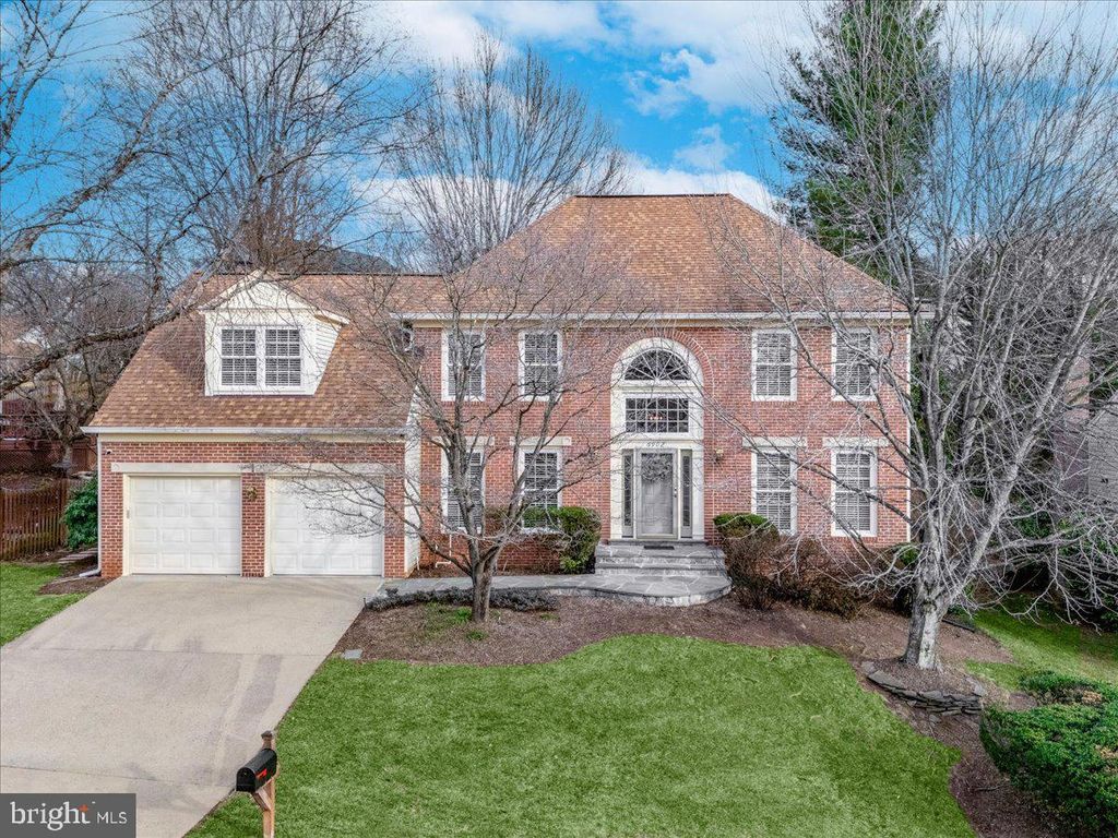 6902 COMPTON HEIGHTS CIR, Clifton, VA 20124