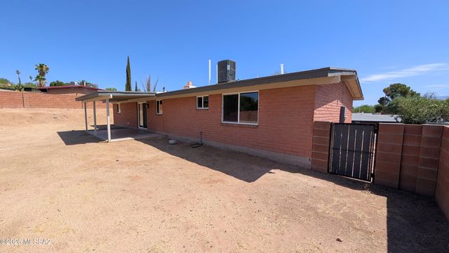7921 N Paul Revere Place, Tucson, AZ 85741