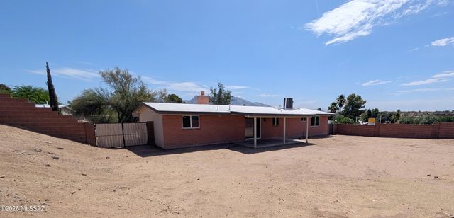 7921 N Paul Revere Place, Tucson, AZ 85741