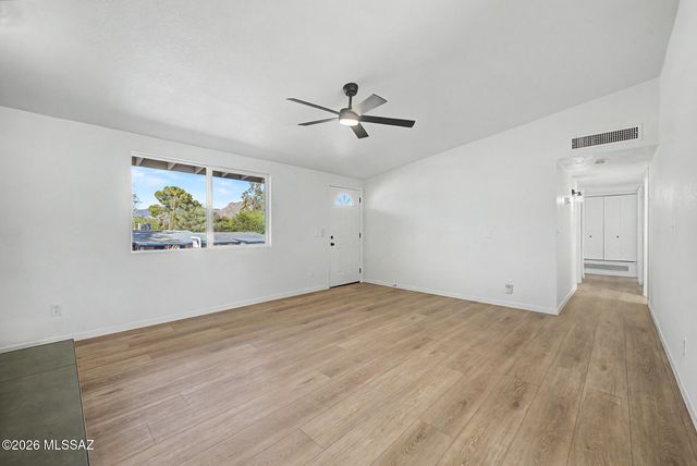 7921 N Paul Revere Place, Tucson, AZ 85741