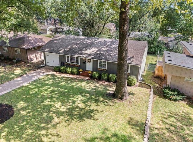 6141 CATALINA Street, Fairway, KS 66205