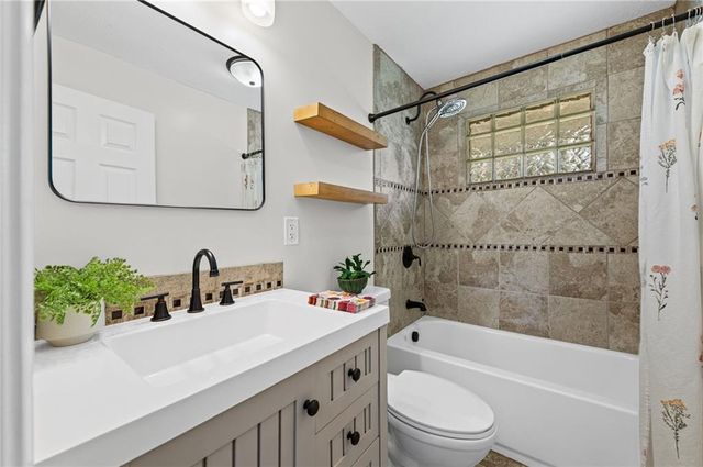 6141 CATALINA Street, Fairway, KS 66205