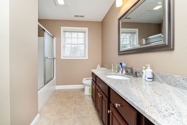 28 Woodlawn Ave, Billerica, MA 01821