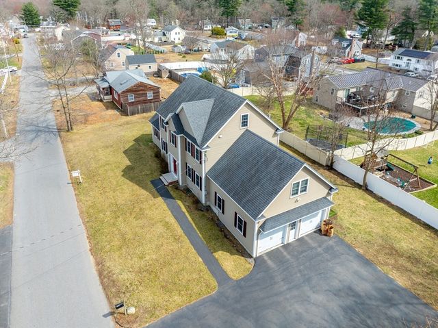28 Woodlawn Ave, Billerica, MA 01821