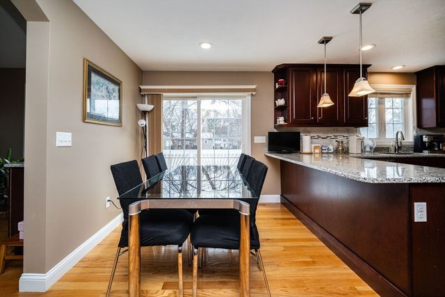 28 Woodlawn Ave, Billerica, MA 01821