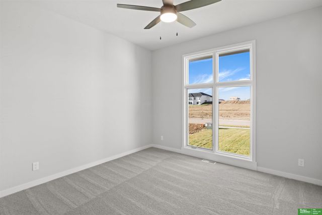 10705 S 219th Avenue, Gretna, NE 68028