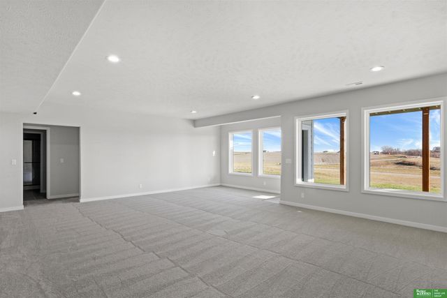 10705 S 219th Avenue, Gretna, NE 68028