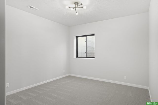 10705 S 219th Avenue, Gretna, NE 68028