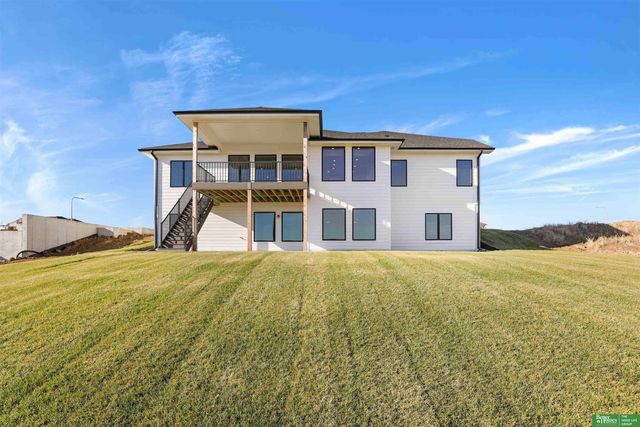 10705 S 219th Avenue, Gretna, NE 68028