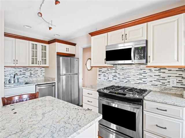 22 Hudson Place 2, Cranston, RI 02905